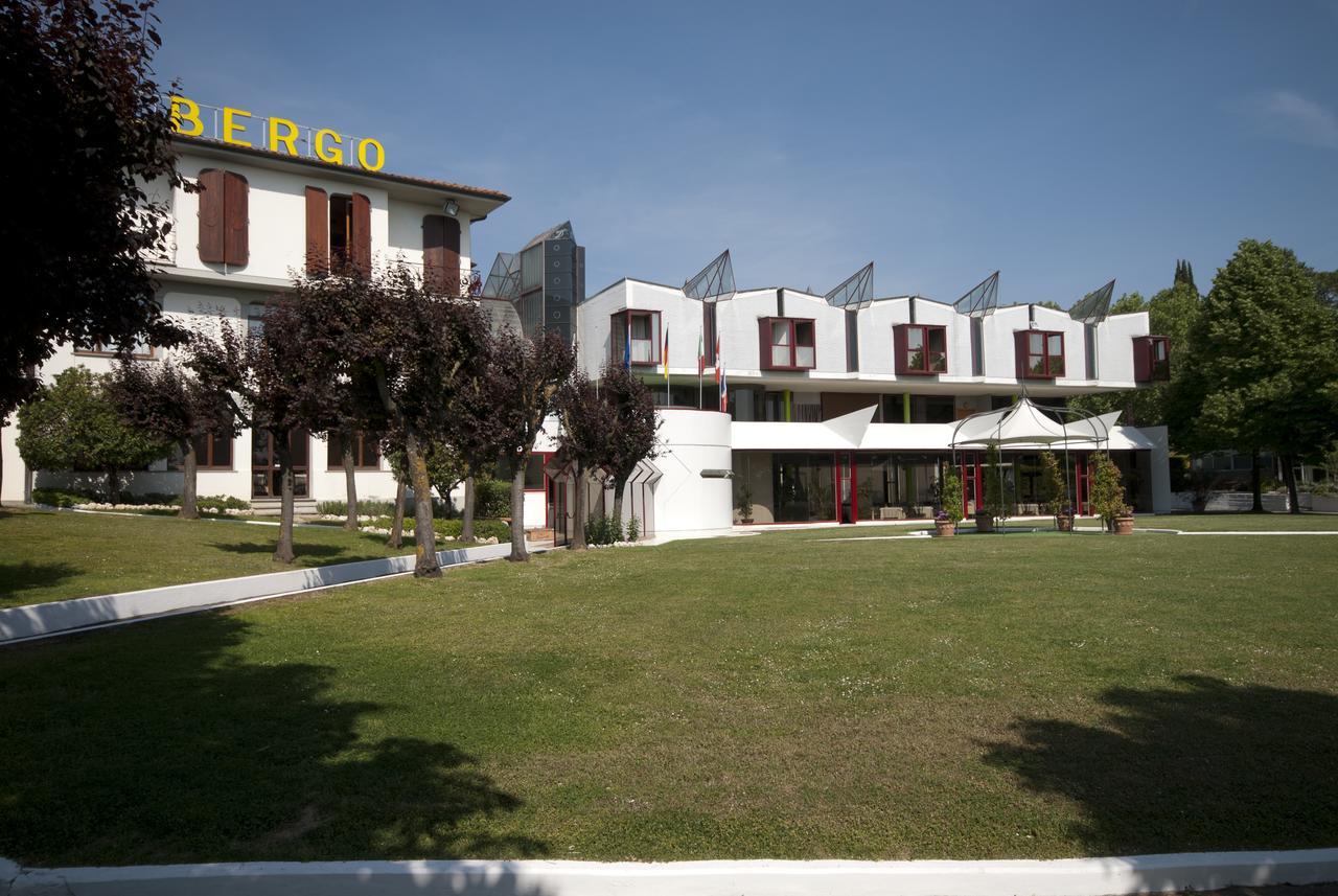 Albergo Ristorante Da Domenico Monte San Savino Exteriér fotografie